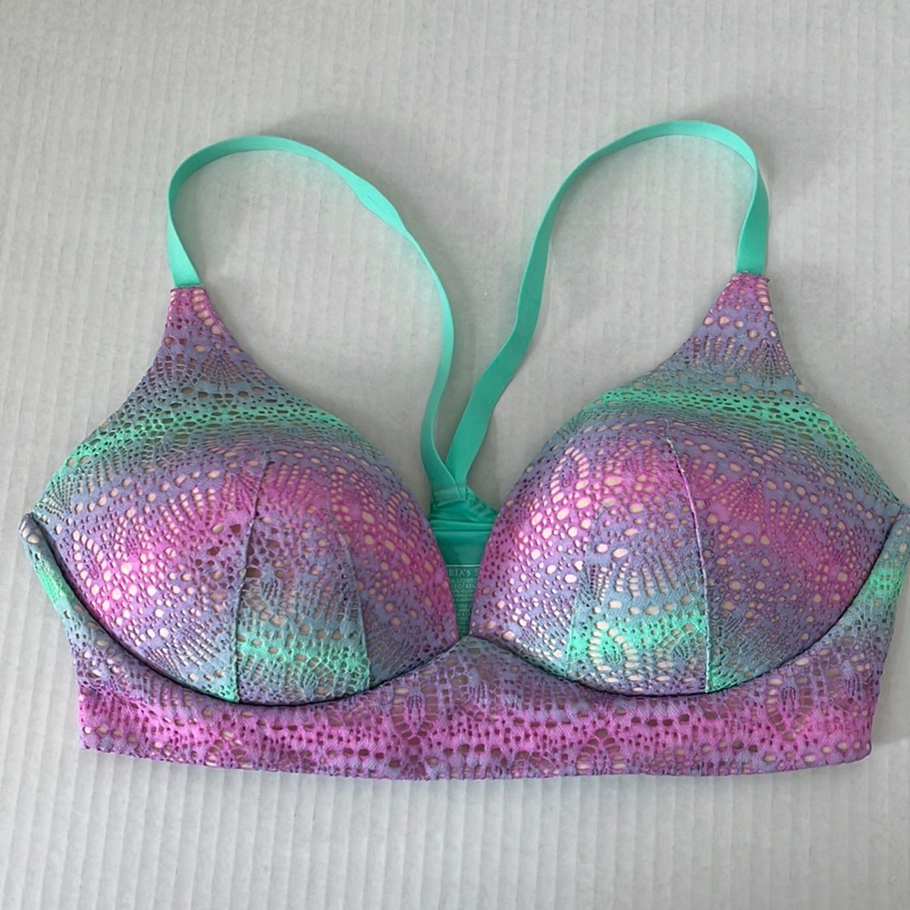 Victoria’s Secret, Body By Victoria, Lightly Lined Plunge Bra, Size 36D